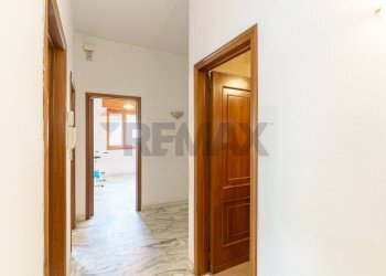 Hall / corridoio - Appartamento via Filippo Brunelleschi
 
104, Adrano - foto 12
