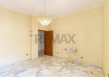 Stanza vuota - Appartamento via Filippo Brunelleschi
 
104, Adrano - foto 15