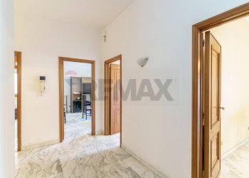 Hall / corridoio - Appartamento via Filippo Brunelleschi
 
104, Adrano - foto 18