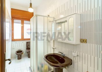 Bagno - Appartamento via Filippo Brunelleschi
 
104, Adrano - foto 23