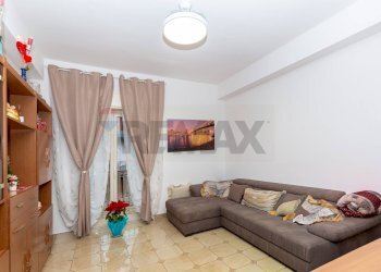 Soggiorno - Trilocale via vittorio emanuele
 
330, Aci Catena - foto 1