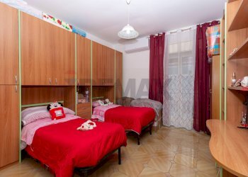 Camera / camera da letto - Trilocale via vittorio emanuele
 
330, Aci Catena - foto 8