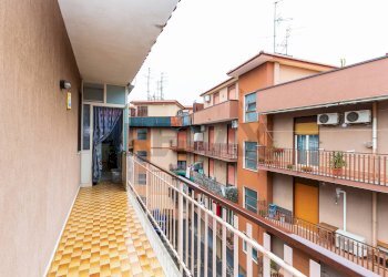 Balcone - Trilocale via vittorio emanuele
 
330, Aci Catena - foto 15