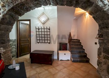 Scale - Casa semi indipendente Piazza Piano Torre
 
6, Calatabiano - foto 5