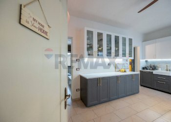 Cucina - Casa semi indipendente VIA XXIV APRILE
 
6, Commessaggio - foto 1