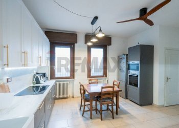 Cucina - Casa semi indipendente VIA XXIV APRILE
 
6, Commessaggio - foto 4