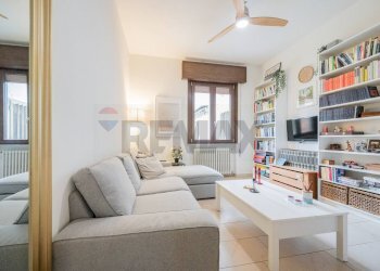 Soggiorno - Casa semi indipendente VIA XXIV APRILE
 
6, Commessaggio - foto 10