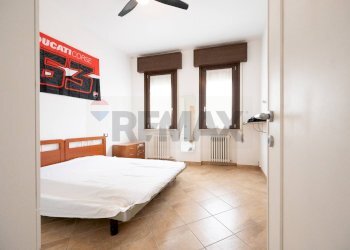 Camera / camera da letto - Casa semi indipendente VIA XXIV APRILE
 
6, Commessaggio - foto 36