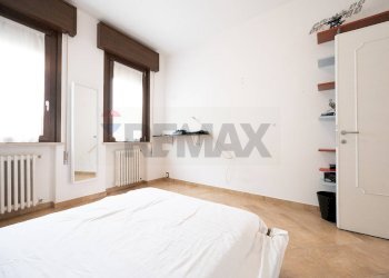 Camera / camera da letto - Casa semi indipendente VIA XXIV APRILE
 
6, Commessaggio - foto 37
