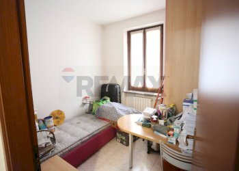 Camera / camera da letto - Trilocale via Capersegno
 
6, Presezzo - foto 12