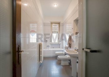 Bagno - Four-room apartment vicolo del castello
 
1, Settimo Torinese - photo 34