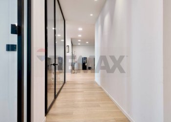 Hall / corridoio - Commercial Premises via Velino
 
1, Ancona - photo 4