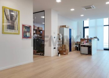 Stanza vuota - Commercial Premises via Velino
 
1, Ancona - photo 26