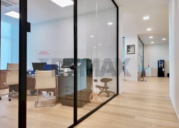 Hall / corridoio - Commercial Premises via Velino
 
1, Ancona - photo 29