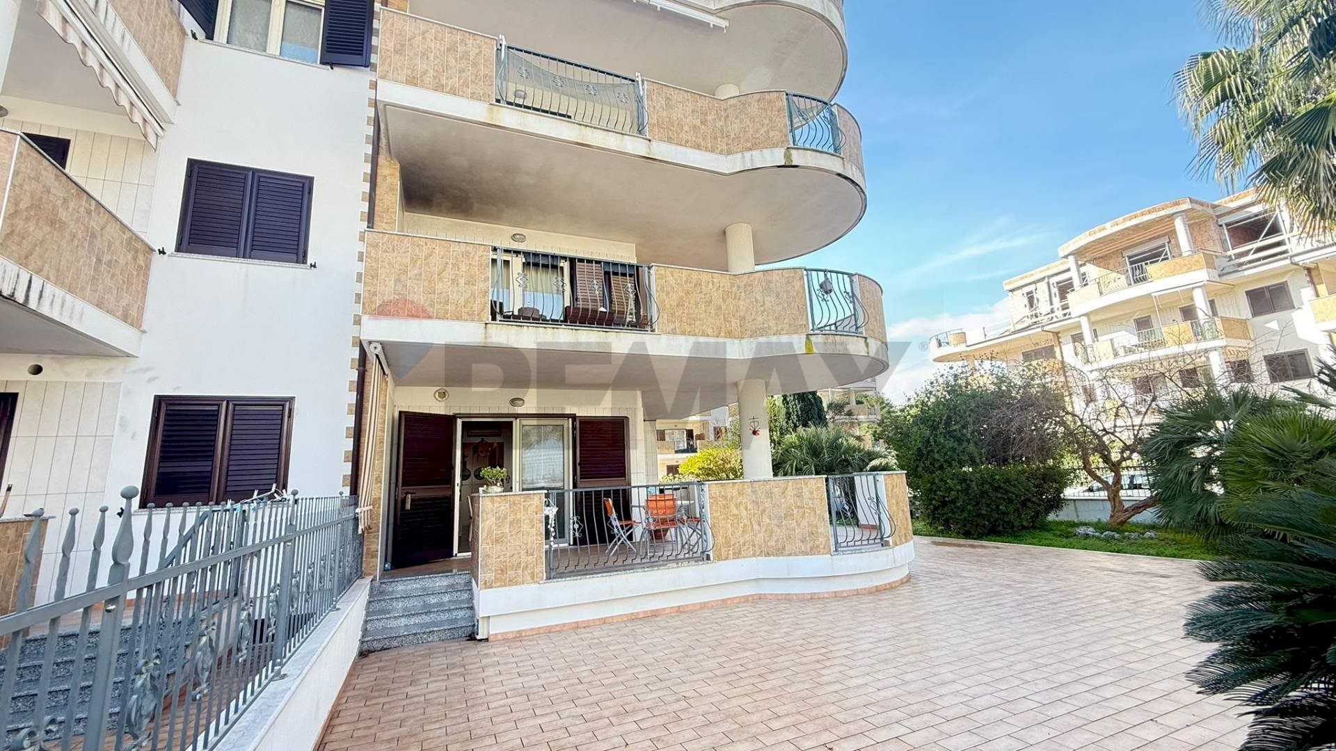 Edificio all\'aperto - Trilocale Viale Italia, Vieste - foto 1