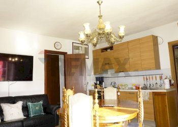 Sala da pranzo - Villa Località Piano Grande
 
9, Vieste - foto 4