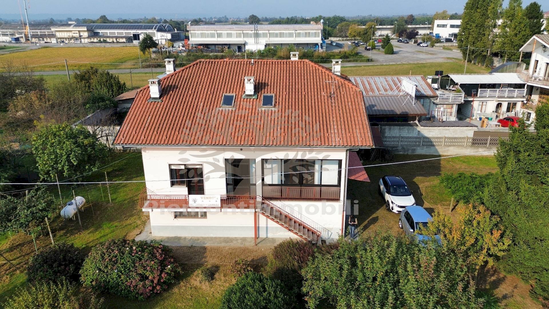 Facciata - Casa semi indipendente via circonvallazione
 
1, Feletto - foto 1