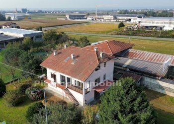 Facciata - Casa semi indipendente via circonvallazione
 
1, Feletto - foto 4