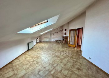 soggiorno - Casa semi indipendente via circonvallazione
 
1, Feletto - foto 30