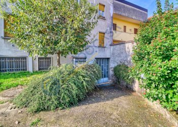 Foto 24 - Trilocale Via Crivelli
 
25, Varedo - foto 24