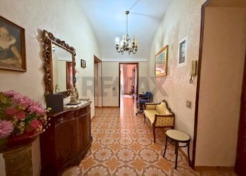 Hall / corridoio - Three-room apartment Via Goffredo Mameli, Roma - photo 3