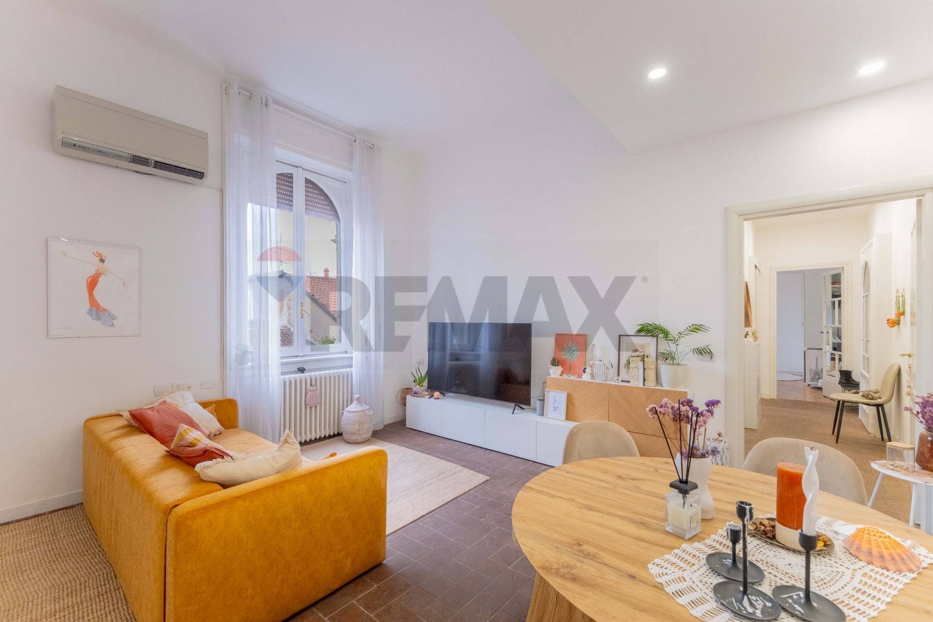 Sala da pranzo - Bilocale Via Montebello
3, Busto Arsizio - foto 2