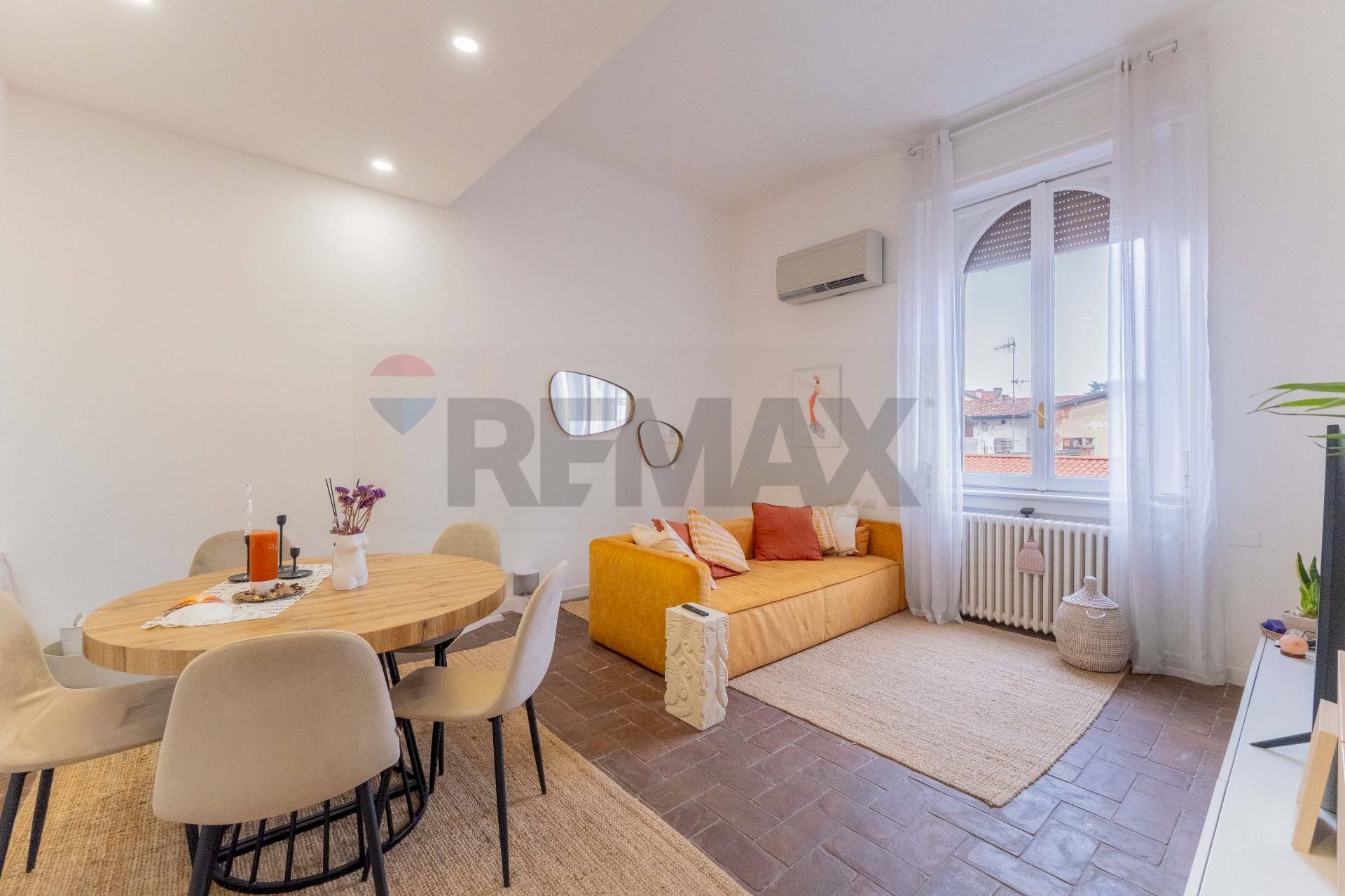 Sala da pranzo - Bilocale Via Montebello
3, Busto Arsizio - foto 3