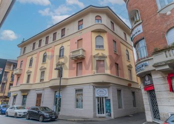 Edificio all\'aperto - Bilocale Via Montebello
 
3, Busto Arsizio - foto 1