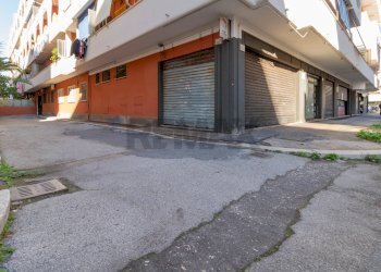 Edificio all\'aperto - Commercial Premises Via Danilo Stiepovich
 
264, Roma - photo 9