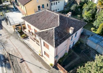 Edificio all\'aperto - Independent house Via I. Banfi
 
29, Vidor - photo 3
