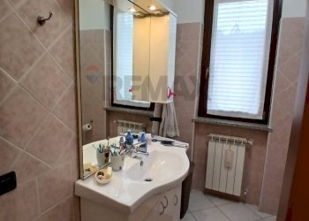 Bagno - Villa a Schiera via ronchi
 
128, Somma Lombardo - foto 13