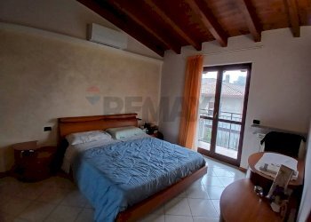 Camera / camera da letto - Villa a Schiera via ronchi
 
128, Somma Lombardo - foto 15