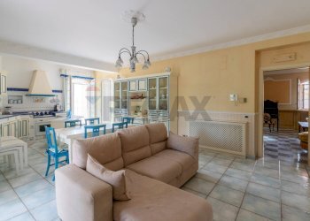 Sala da pranzo - Villa via altofonte
 
221, Palermo - foto 11