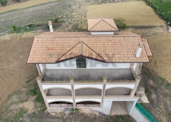 Casa all\'aperto - Casa indipendente contrada tavolato
 
20, Città Sant'Angelo - foto 4