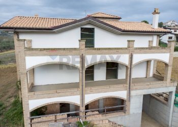 Casa all\'aperto - Casa indipendente contrada tavolato
 
20, Città Sant'Angelo - foto 37