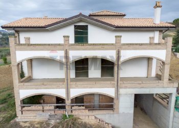 Casa all\'aperto - Casa indipendente contrada tavolato
 
20, Città Sant'Angelo - foto 38