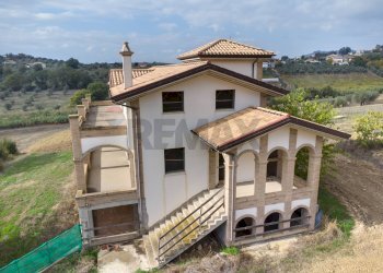 Casa all\'aperto - Casa indipendente contrada tavolato
 
20, Città Sant'Angelo - foto 41