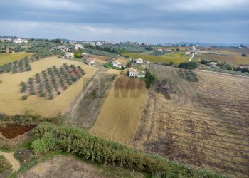 Vista delle montagne - Casa indipendente contrada tavolato
 
20, Città Sant'Angelo - foto 44