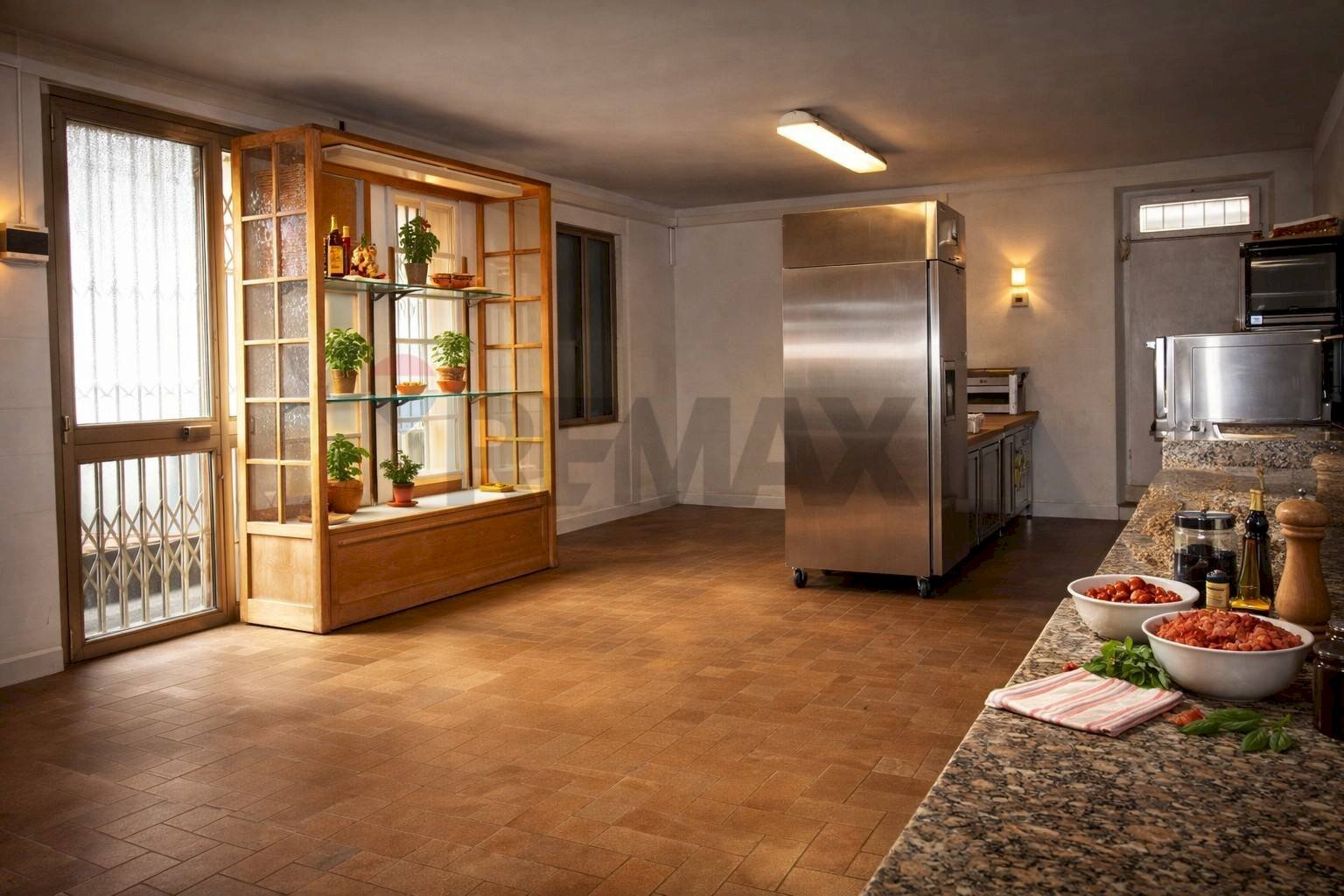 Hall / corridoio - Locale Commerciale via cornazzano
14/15, Sissa Trecasali - foto 3