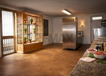 Hall / corridoio - Locale Commerciale via cornazzano
 
14/15, Sissa Trecasali - foto 3