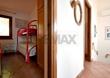 Hall / corridoio - Villa a Schiera Via Nettuno
 
32, Maracalagonis - foto 27