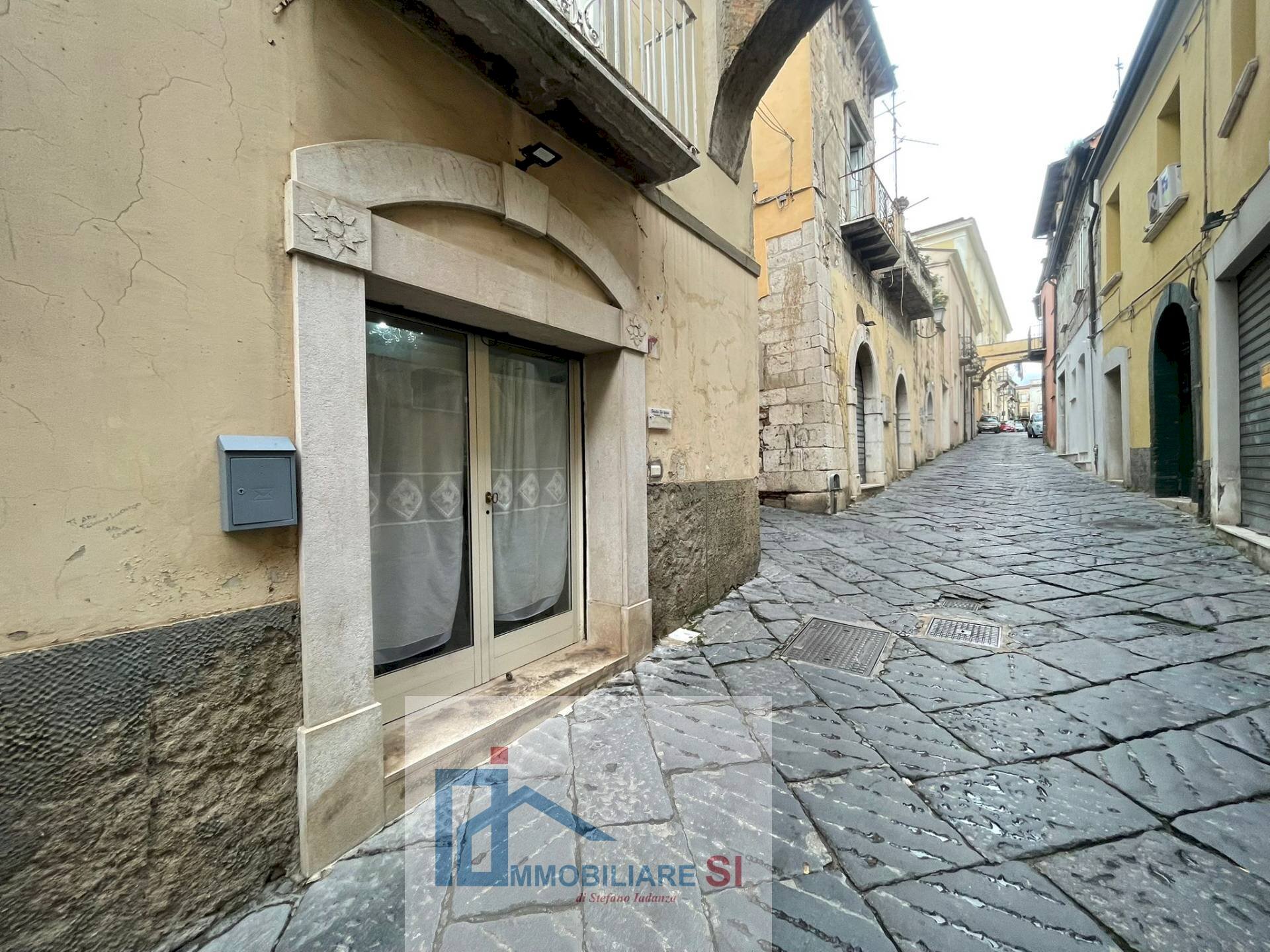 Foto 1 - Locale Commerciale Via Annunziata, Benevento - foto 1