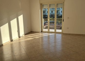 Foto 2 - Office Via Ruta
62, Caserta - photo 2