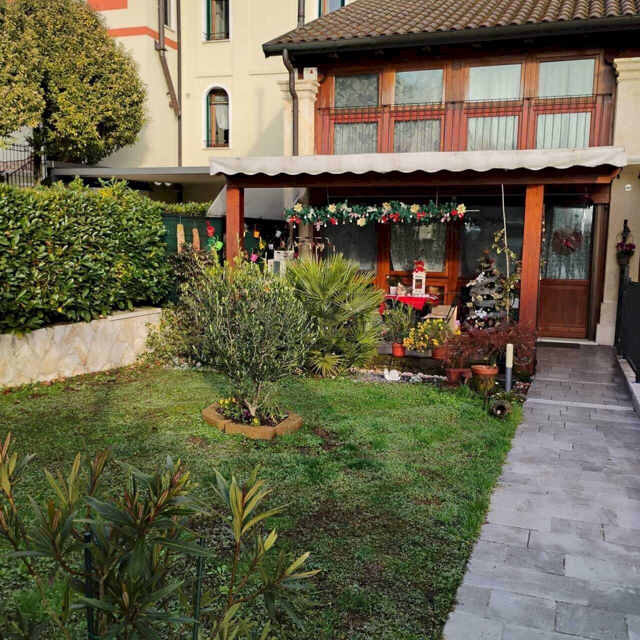 PORTICO ESTERNO - Townhouse Via Valdiezza 30, Sovizzo - photo 2