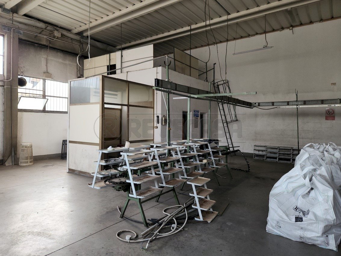 20260127_143432.jpg - Locale Commerciale Via Mulinaccio, Montopoli in Val d'Arno - foto 1