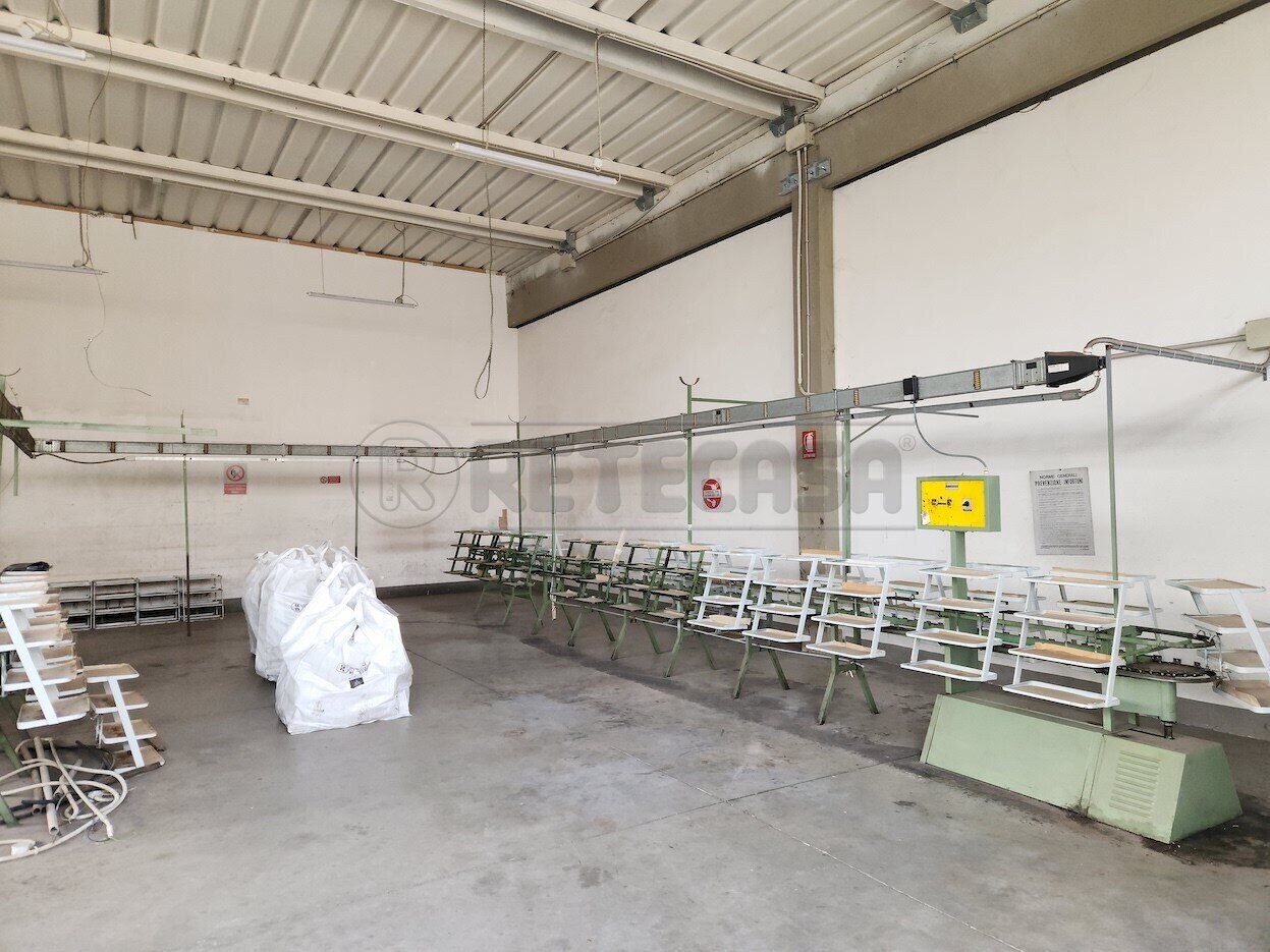 20260127_143426.jpg - Locale Commerciale Via Mulinaccio, Montopoli in Val d'Arno - foto 2