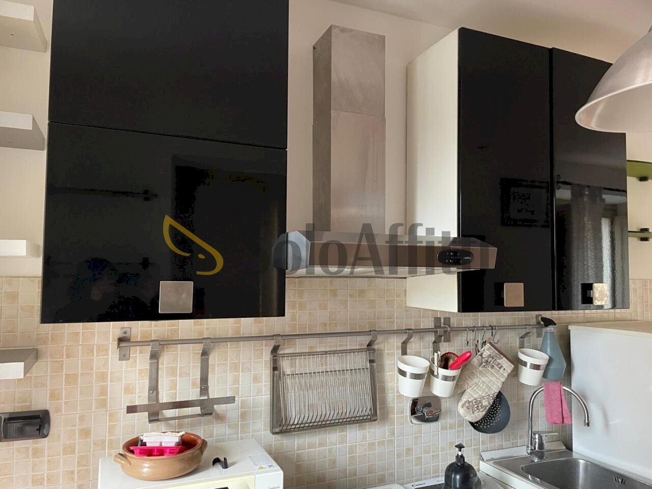 10.jpg - Quadrilocale Via Carena, Torino (zona San Donato) - foto 2