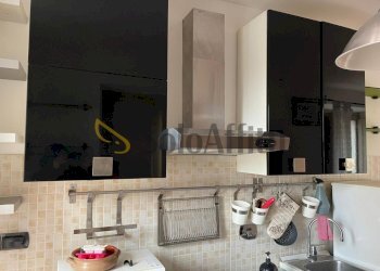 10.jpg - Quadrilocale Via Carena, Torino (zona San Donato) - foto 2