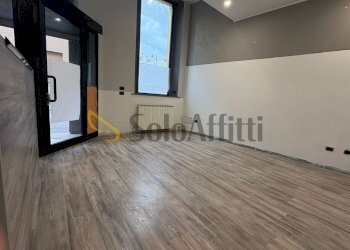 WhatsApp Image 2026-01-27 at 16.04.12 (4).jpeg - Locale Commerciale Via dei Mille 11, Busto Arsizio - foto 5