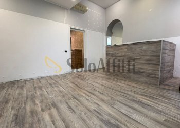 WhatsApp Image 2026-01-27 at 16.04.12 (6).jpeg - Locale Commerciale Via dei Mille 11, Busto Arsizio - foto 2